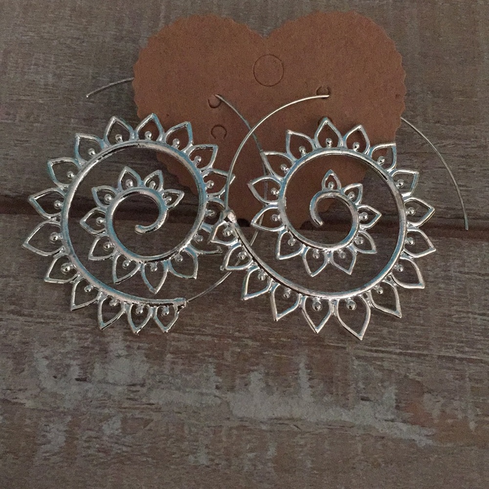 Bohemian Silvertone spiral earrings - Picture 1 of 3